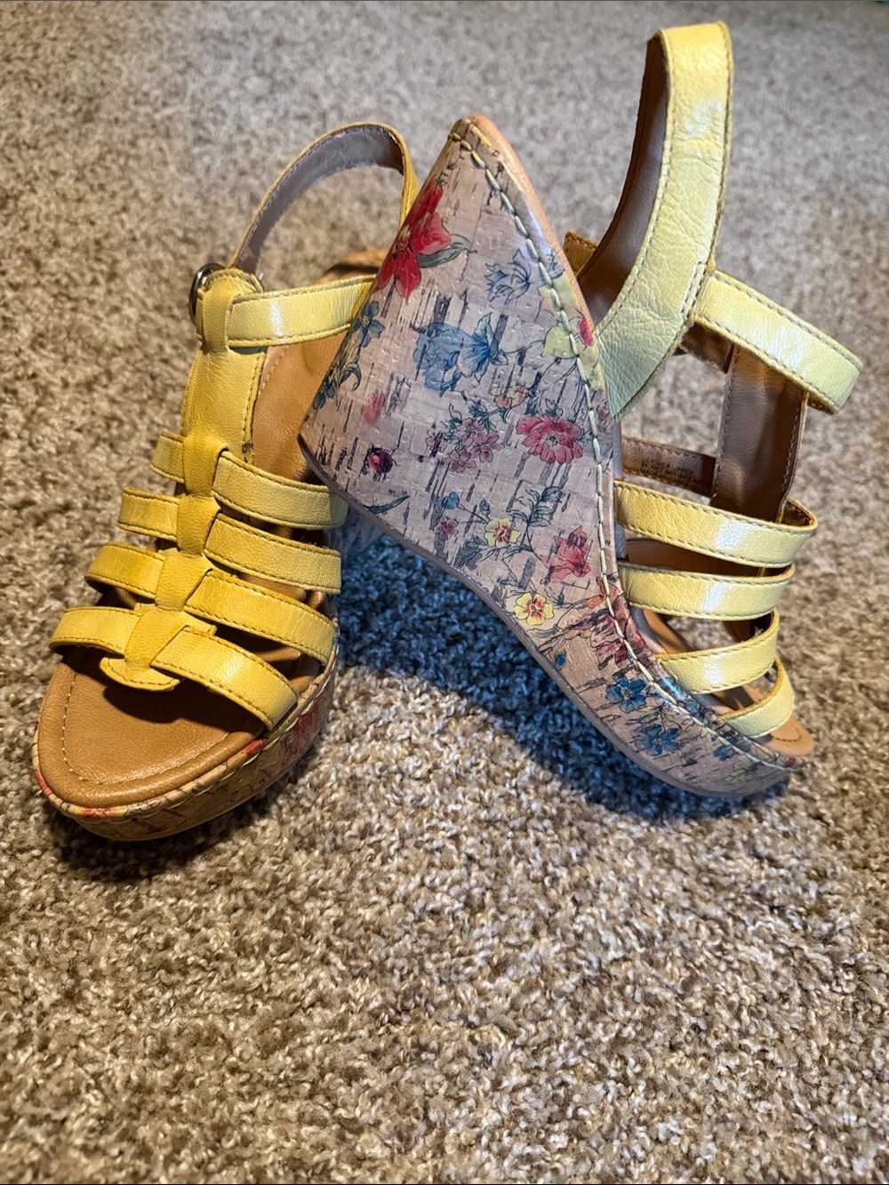 b.o.c. yellow & floral cork 4” platform wedge sandals (8M) - EUC!